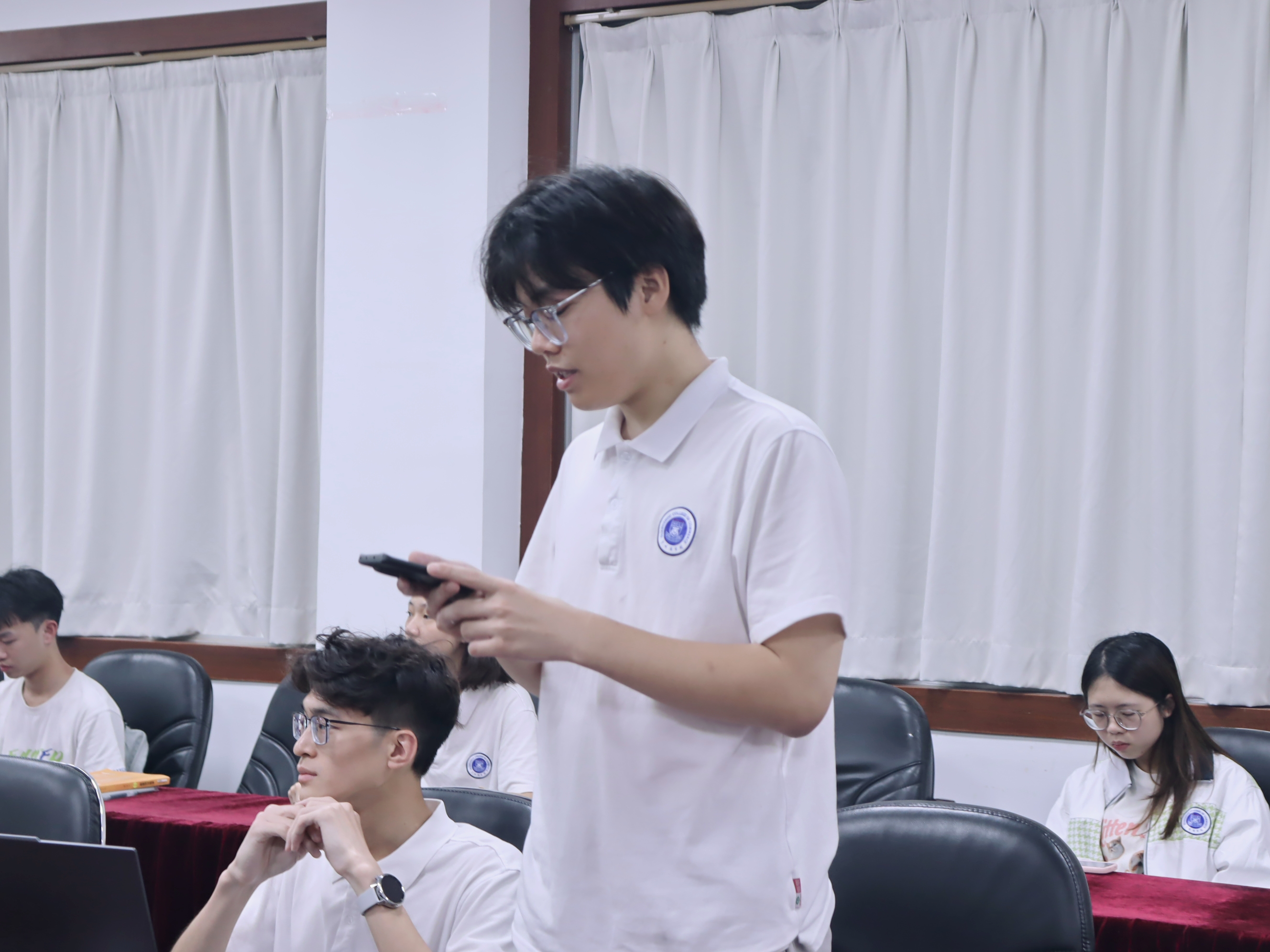 学委代表发言.jpg