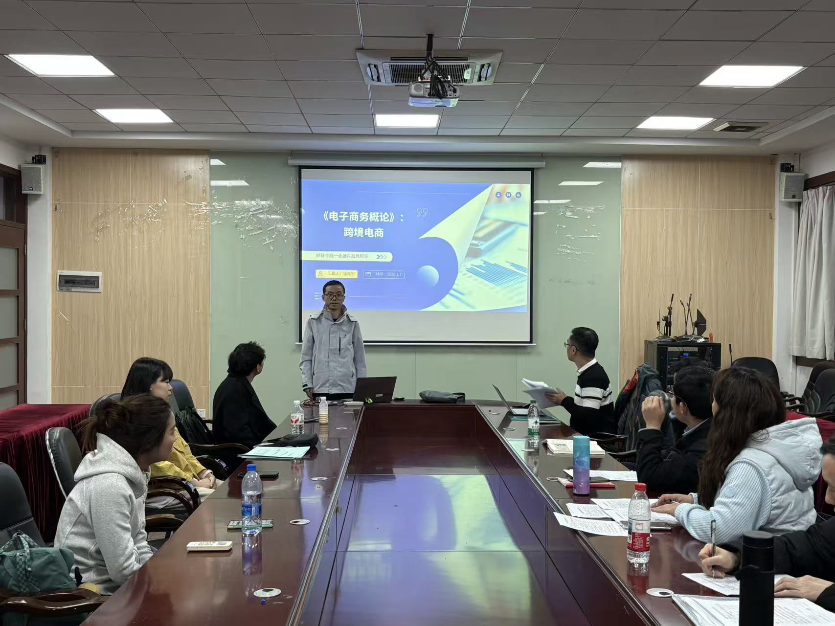 图1 新教师试讲现场（2）.jpg