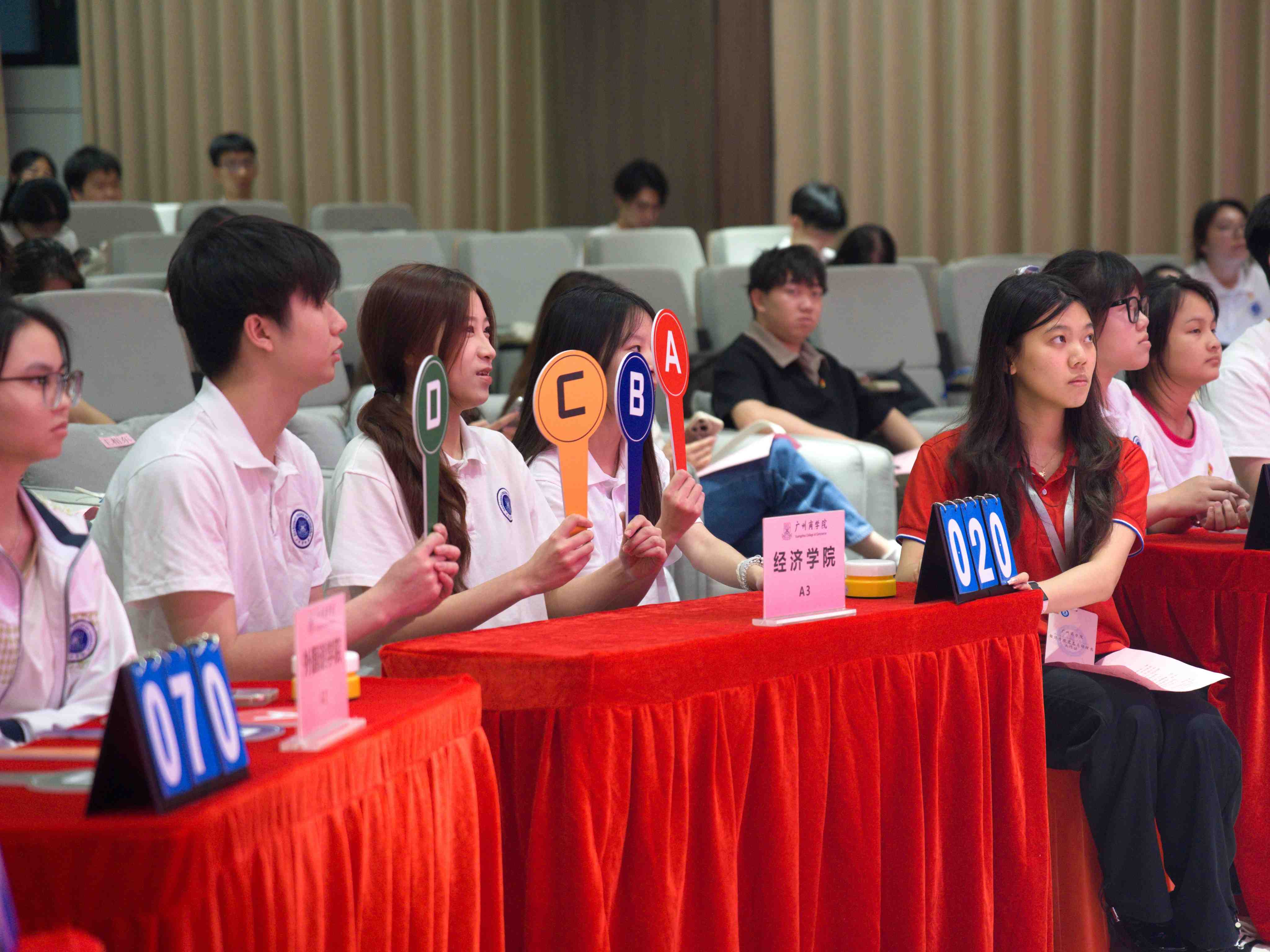 图2 选手答题.jpg