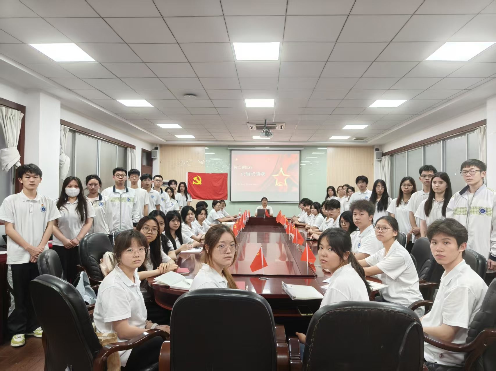 图片5合影留念.jpg
