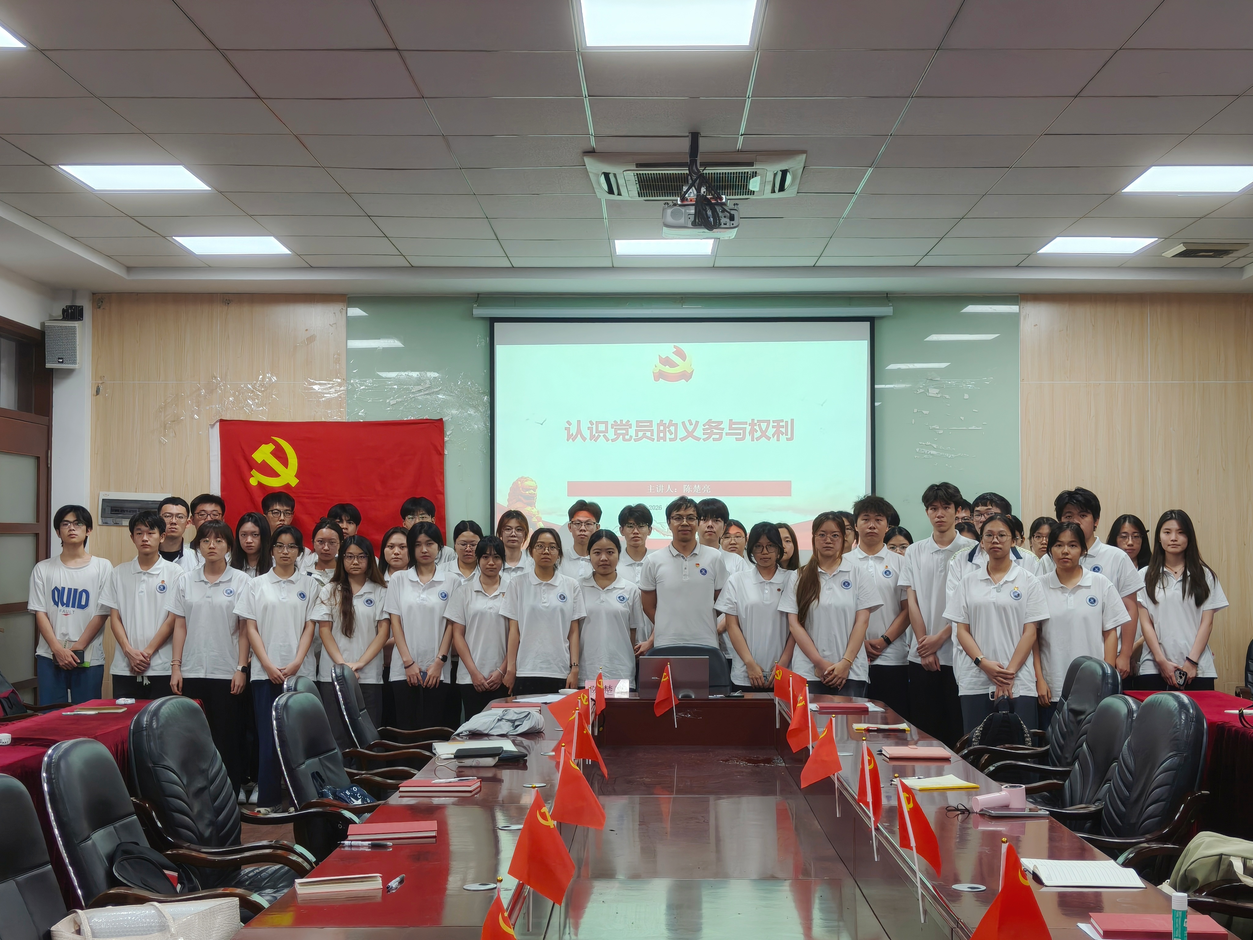图片6合影留念.jpg