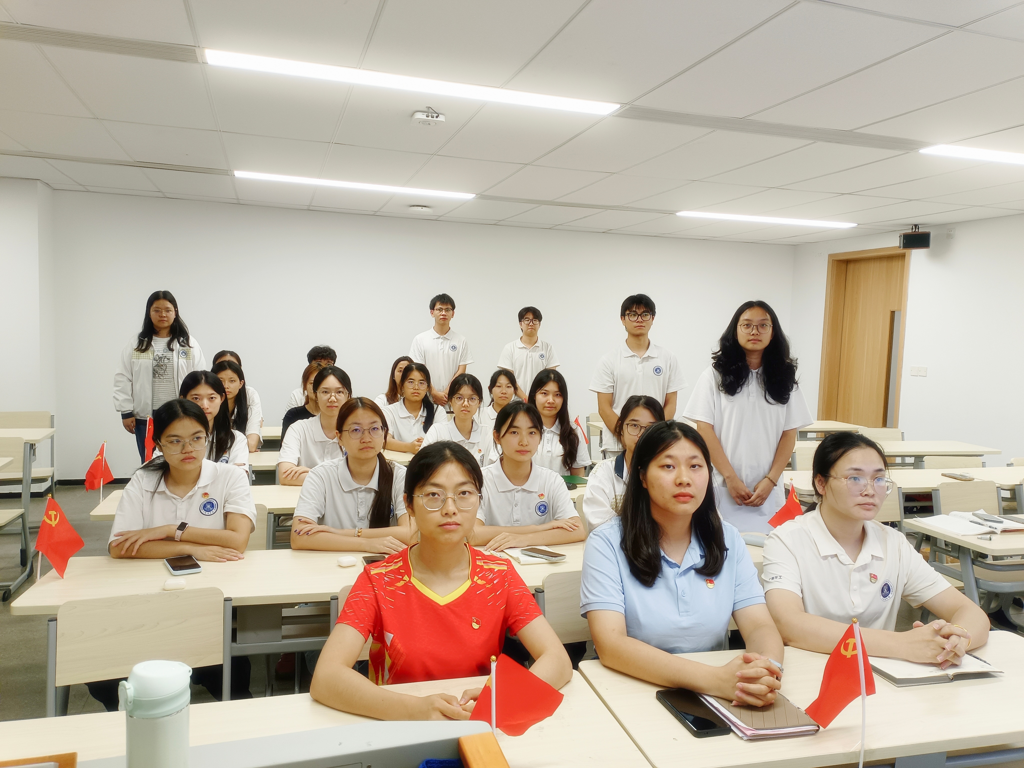 5.集体合照.jpg